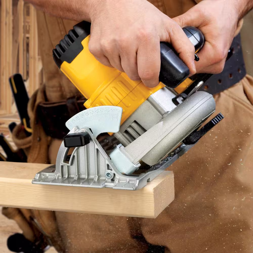20V MAX XR Cordless Brushless 2 Tool Combo Kit, Cordless 6.5 In. Circular Saw, and (2) 20V 4.0Ah Batteries and Charger