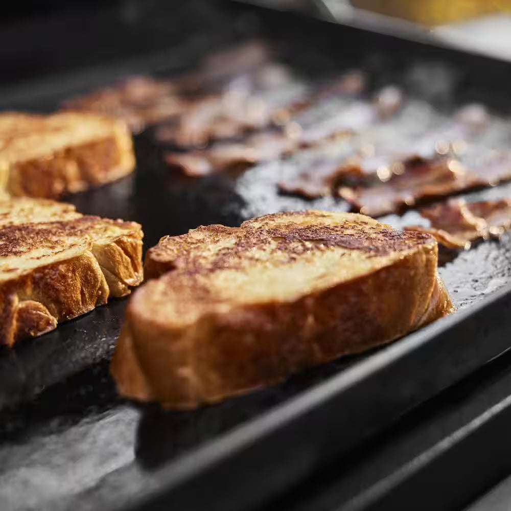 Slate Griddle 3-Burner Propane Gas 30 In. Flat Top Grill in Black with Thermometer